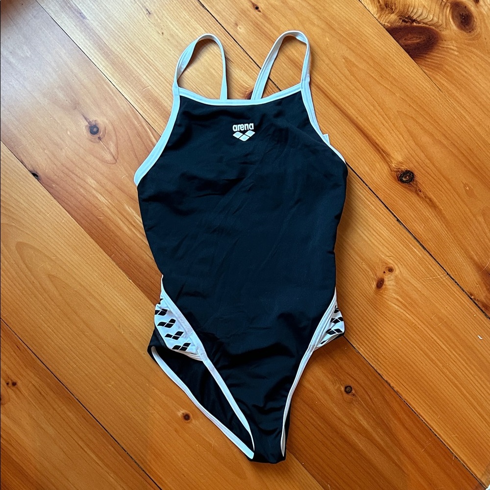 Arena Women's Black and White One-Piece Swimsuit